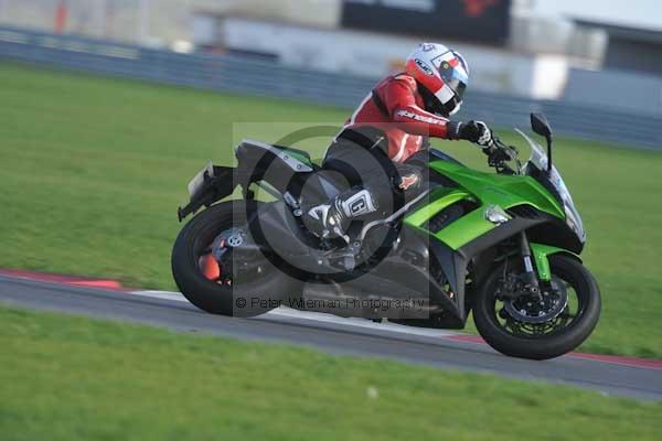 Motorcycle action photographs;Trackday digital images;event digital images;eventdigitalimages;no limits trackday;peter wileman photography;snetterton;snetterton circuit norfolk;snetterton photographs;trackday;trackday photos