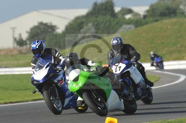 Motorcycle action photographs;Trackday digital images;event digital images;eventdigitalimages;no limits trackday;peter wileman photography;snetterton;snetterton circuit norfolk;snetterton photographs;trackday;trackday photos