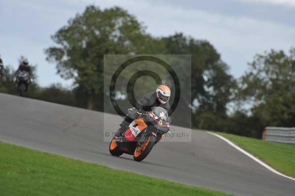 Motorcycle action photographs;Trackday digital images;event digital images;eventdigitalimages;no limits trackday;peter wileman photography;snetterton;snetterton circuit norfolk;snetterton photographs;trackday;trackday photos