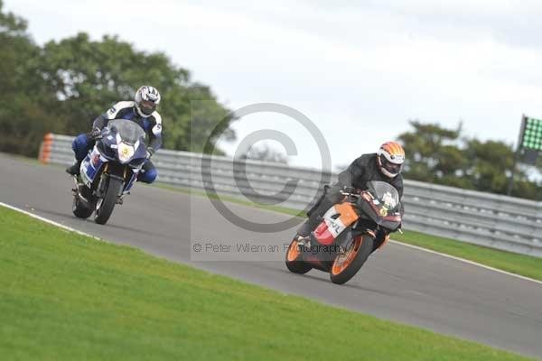 Motorcycle action photographs;Trackday digital images;event digital images;eventdigitalimages;no limits trackday;peter wileman photography;snetterton;snetterton circuit norfolk;snetterton photographs;trackday;trackday photos