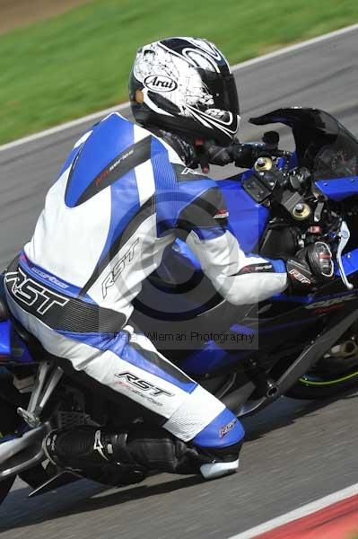 Motorcycle action photographs;Trackday digital images;event digital images;eventdigitalimages;no limits trackday;peter wileman photography;snetterton;snetterton circuit norfolk;snetterton photographs;trackday;trackday photos