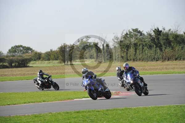 Motorcycle action photographs;Trackday digital images;event digital images;eventdigitalimages;no limits trackday;peter wileman photography;snetterton;snetterton circuit norfolk;snetterton photographs;trackday;trackday photos