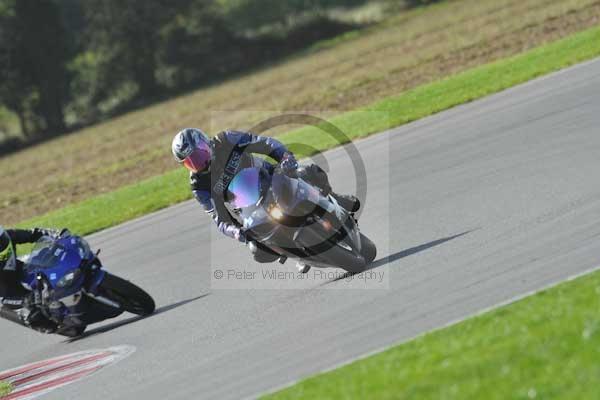 Motorcycle action photographs;Trackday digital images;event digital images;eventdigitalimages;no limits trackday;peter wileman photography;snetterton;snetterton circuit norfolk;snetterton photographs;trackday;trackday photos