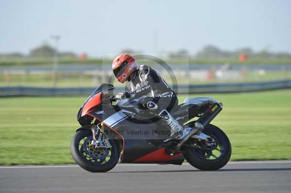 Motorcycle action photographs;Trackday digital images;event digital images;eventdigitalimages;no limits trackday;peter wileman photography;snetterton;snetterton circuit norfolk;snetterton photographs;trackday;trackday photos