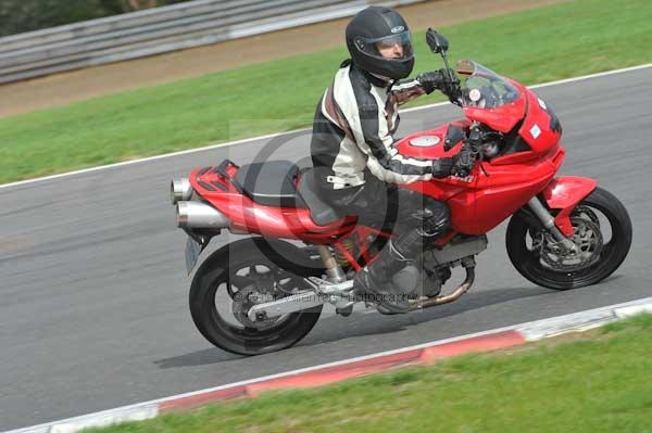 Motorcycle action photographs;Trackday digital images;event digital images;eventdigitalimages;no limits trackday;peter wileman photography;snetterton;snetterton circuit norfolk;snetterton photographs;trackday;trackday photos