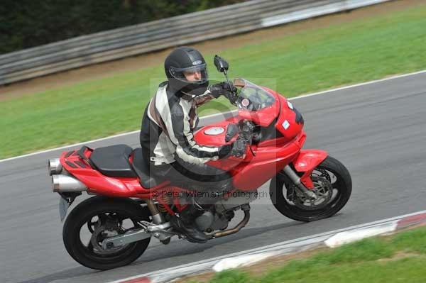 Motorcycle action photographs;Trackday digital images;event digital images;eventdigitalimages;no limits trackday;peter wileman photography;snetterton;snetterton circuit norfolk;snetterton photographs;trackday;trackday photos