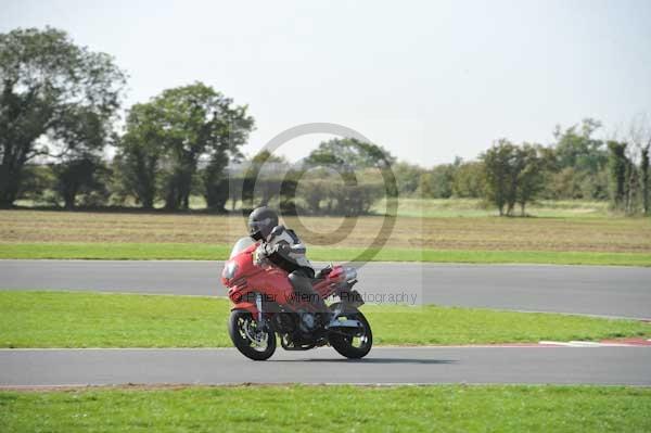 Motorcycle action photographs;Trackday digital images;event digital images;eventdigitalimages;no limits trackday;peter wileman photography;snetterton;snetterton circuit norfolk;snetterton photographs;trackday;trackday photos