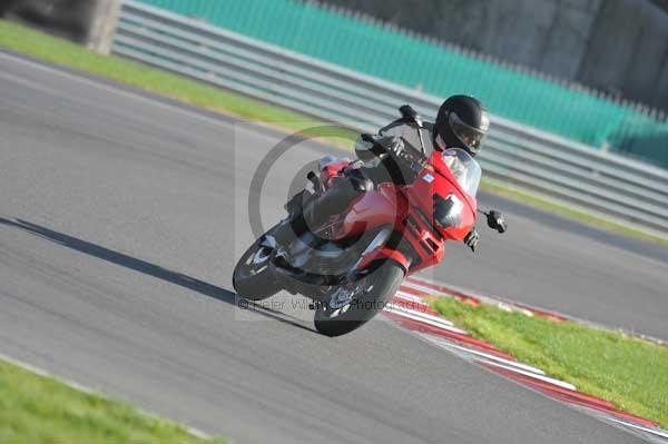 Motorcycle action photographs;Trackday digital images;event digital images;eventdigitalimages;no limits trackday;peter wileman photography;snetterton;snetterton circuit norfolk;snetterton photographs;trackday;trackday photos