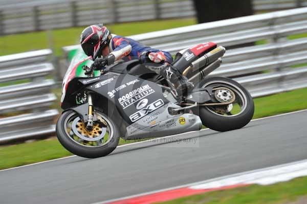 Motorcycle action photographs;Trackday digital images;event digital images;eventdigitalimages;no limits trackday;oulton park;oulton park circuit cheshire;oulton park photographs;peter wileman photography;trackday;trackday photos