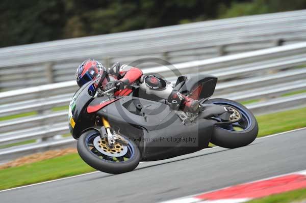 Motorcycle action photographs;Trackday digital images;event digital images;eventdigitalimages;no limits trackday;oulton park;oulton park circuit cheshire;oulton park photographs;peter wileman photography;trackday;trackday photos