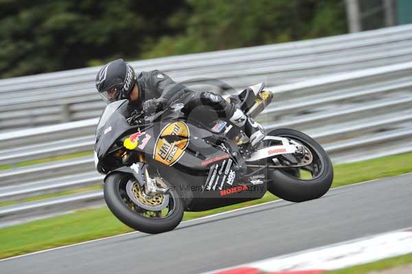 Motorcycle action photographs;Trackday digital images;event digital images;eventdigitalimages;no limits trackday;oulton park;oulton park circuit cheshire;oulton park photographs;peter wileman photography;trackday;trackday photos