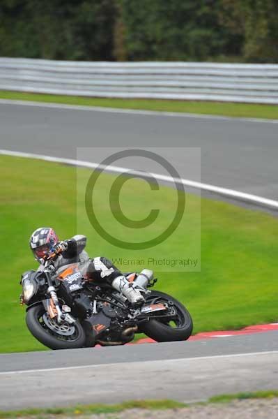 Motorcycle action photographs;Trackday digital images;event digital images;eventdigitalimages;no limits trackday;oulton park;oulton park circuit cheshire;oulton park photographs;peter wileman photography;trackday;trackday photos