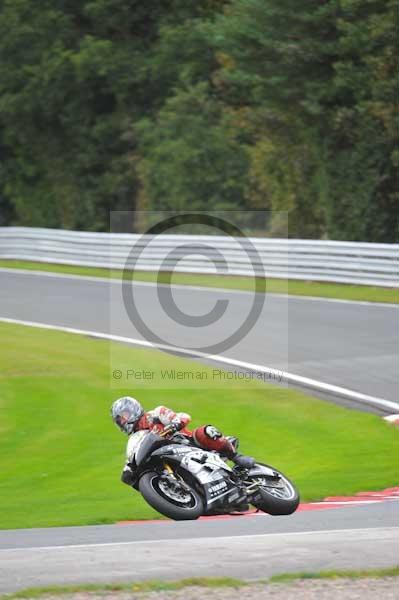 Motorcycle action photographs;Trackday digital images;event digital images;eventdigitalimages;no limits trackday;oulton park;oulton park circuit cheshire;oulton park photographs;peter wileman photography;trackday;trackday photos