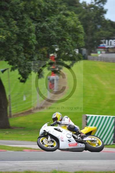 Motorcycle action photographs;Trackday digital images;event digital images;eventdigitalimages;no limits trackday;oulton park;oulton park circuit cheshire;oulton park photographs;peter wileman photography;trackday;trackday photos