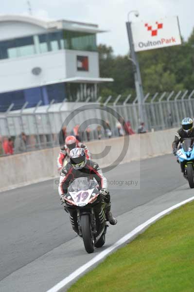 Motorcycle action photographs;Trackday digital images;event digital images;eventdigitalimages;no limits trackday;oulton park;oulton park circuit cheshire;oulton park photographs;peter wileman photography;trackday;trackday photos