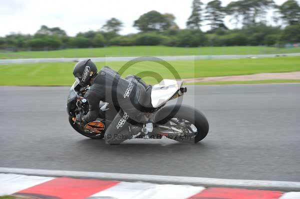 Motorcycle action photographs;Trackday digital images;event digital images;eventdigitalimages;no limits trackday;oulton park;oulton park circuit cheshire;oulton park photographs;peter wileman photography;trackday;trackday photos