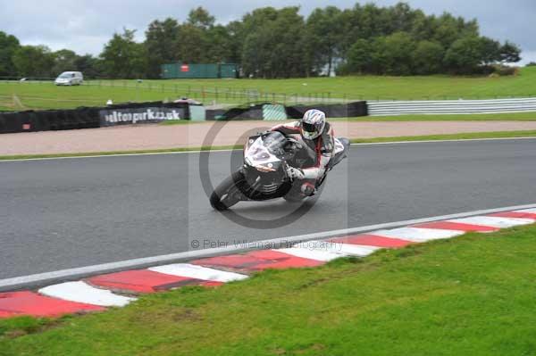 Motorcycle action photographs;Trackday digital images;event digital images;eventdigitalimages;no limits trackday;oulton park;oulton park circuit cheshire;oulton park photographs;peter wileman photography;trackday;trackday photos