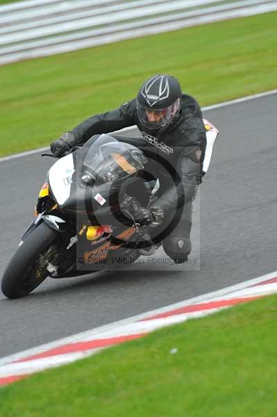 Motorcycle action photographs;Trackday digital images;event digital images;eventdigitalimages;no limits trackday;oulton park;oulton park circuit cheshire;oulton park photographs;peter wileman photography;trackday;trackday photos