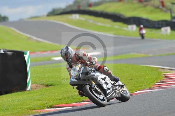 Motorcycle action photographs;Trackday digital images;event digital images;eventdigitalimages;no limits trackday;oulton park;oulton park circuit cheshire;oulton park photographs;peter wileman photography;trackday;trackday photos