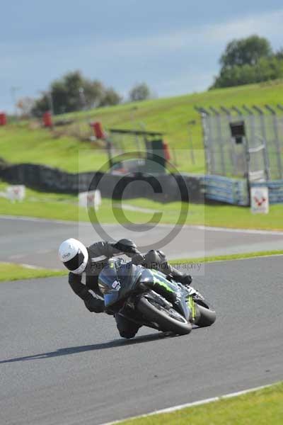 Motorcycle action photographs;Trackday digital images;event digital images;eventdigitalimages;no limits trackday;oulton park;oulton park circuit cheshire;oulton park photographs;peter wileman photography;trackday;trackday photos