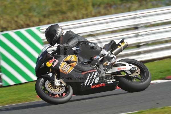 Motorcycle action photographs;Trackday digital images;event digital images;eventdigitalimages;no limits trackday;oulton park;oulton park circuit cheshire;oulton park photographs;peter wileman photography;trackday;trackday photos