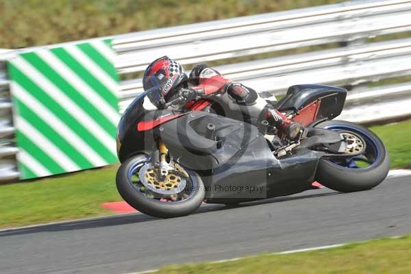 Motorcycle action photographs;Trackday digital images;event digital images;eventdigitalimages;no limits trackday;oulton park;oulton park circuit cheshire;oulton park photographs;peter wileman photography;trackday;trackday photos