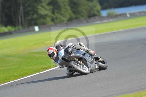 Motorcycle action photographs;Trackday digital images;event digital images;eventdigitalimages;no limits trackday;oulton park;oulton park circuit cheshire;oulton park photographs;peter wileman photography;trackday;trackday photos