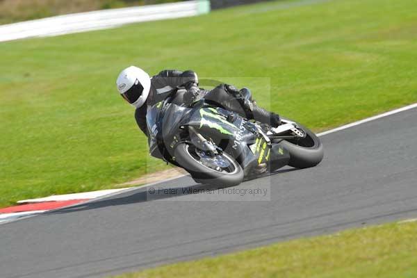 Motorcycle action photographs;Trackday digital images;event digital images;eventdigitalimages;no limits trackday;oulton park;oulton park circuit cheshire;oulton park photographs;peter wileman photography;trackday;trackday photos