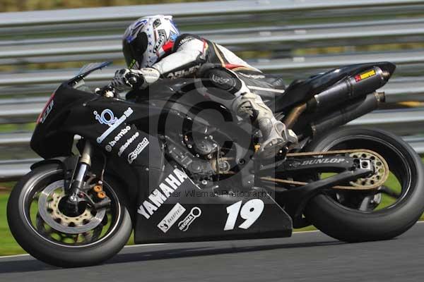 Motorcycle action photographs;Trackday digital images;event digital images;eventdigitalimages;no limits trackday;oulton park;oulton park circuit cheshire;oulton park photographs;peter wileman photography;trackday;trackday photos