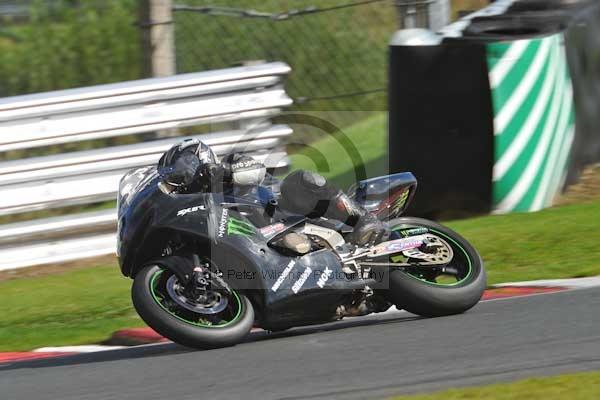 Motorcycle action photographs;Trackday digital images;event digital images;eventdigitalimages;no limits trackday;oulton park;oulton park circuit cheshire;oulton park photographs;peter wileman photography;trackday;trackday photos