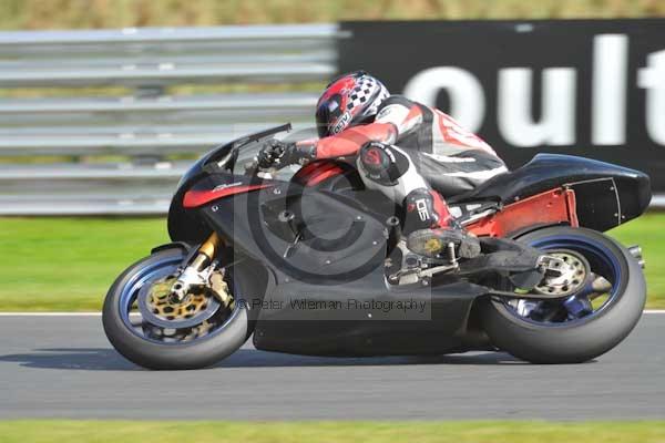 Motorcycle action photographs;Trackday digital images;event digital images;eventdigitalimages;no limits trackday;oulton park;oulton park circuit cheshire;oulton park photographs;peter wileman photography;trackday;trackday photos