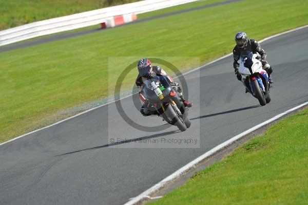 Motorcycle action photographs;Trackday digital images;event digital images;eventdigitalimages;no limits trackday;oulton park;oulton park circuit cheshire;oulton park photographs;peter wileman photography;trackday;trackday photos