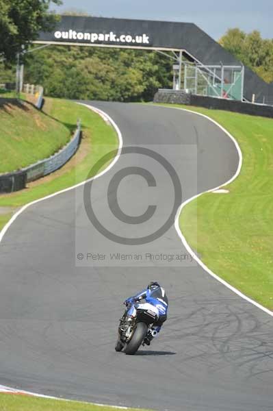 Motorcycle action photographs;Trackday digital images;event digital images;eventdigitalimages;no limits trackday;oulton park;oulton park circuit cheshire;oulton park photographs;peter wileman photography;trackday;trackday photos