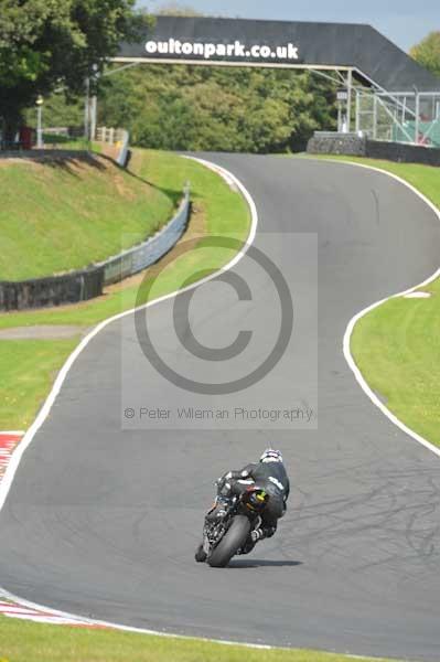 Motorcycle action photographs;Trackday digital images;event digital images;eventdigitalimages;no limits trackday;oulton park;oulton park circuit cheshire;oulton park photographs;peter wileman photography;trackday;trackday photos