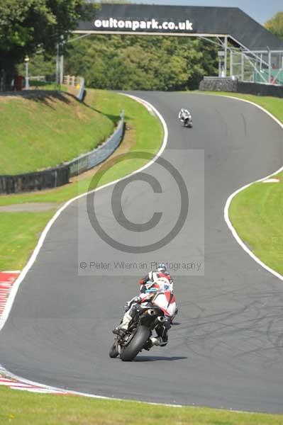 Motorcycle action photographs;Trackday digital images;event digital images;eventdigitalimages;no limits trackday;oulton park;oulton park circuit cheshire;oulton park photographs;peter wileman photography;trackday;trackday photos