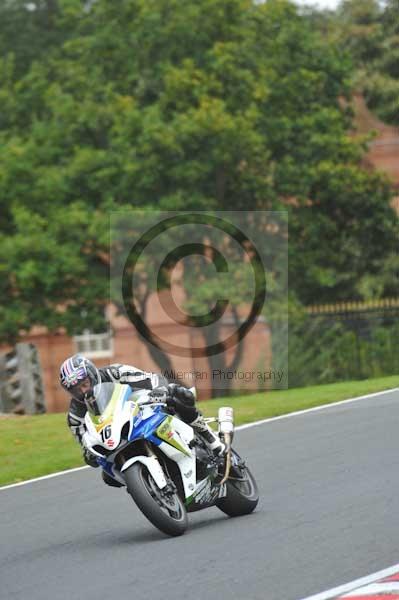 Motorcycle action photographs;Trackday digital images;event digital images;eventdigitalimages;no limits trackday;oulton park;oulton park circuit cheshire;oulton park photographs;peter wileman photography;trackday;trackday photos