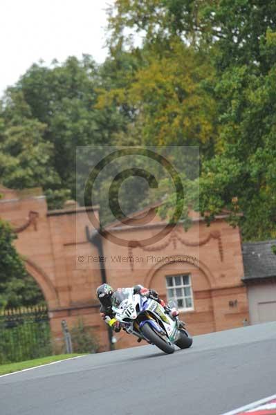 Motorcycle action photographs;Trackday digital images;event digital images;eventdigitalimages;no limits trackday;oulton park;oulton park circuit cheshire;oulton park photographs;peter wileman photography;trackday;trackday photos