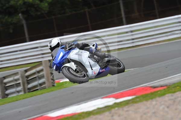 Motorcycle action photographs;Trackday digital images;event digital images;eventdigitalimages;no limits trackday;oulton park;oulton park circuit cheshire;oulton park photographs;peter wileman photography;trackday;trackday photos