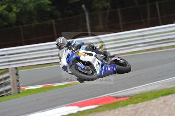 Motorcycle action photographs;Trackday digital images;event digital images;eventdigitalimages;no limits trackday;oulton park;oulton park circuit cheshire;oulton park photographs;peter wileman photography;trackday;trackday photos