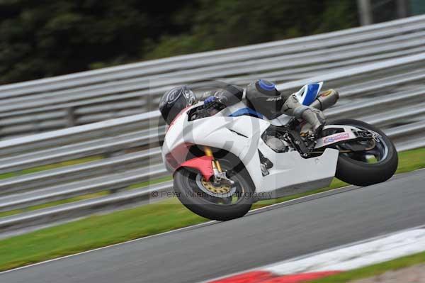 Motorcycle action photographs;Trackday digital images;event digital images;eventdigitalimages;no limits trackday;oulton park;oulton park circuit cheshire;oulton park photographs;peter wileman photography;trackday;trackday photos