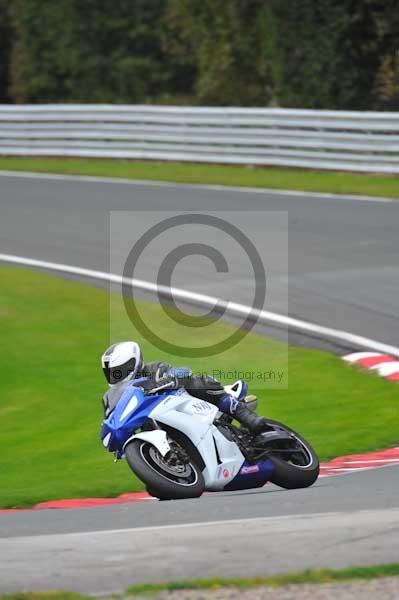 Motorcycle action photographs;Trackday digital images;event digital images;eventdigitalimages;no limits trackday;oulton park;oulton park circuit cheshire;oulton park photographs;peter wileman photography;trackday;trackday photos