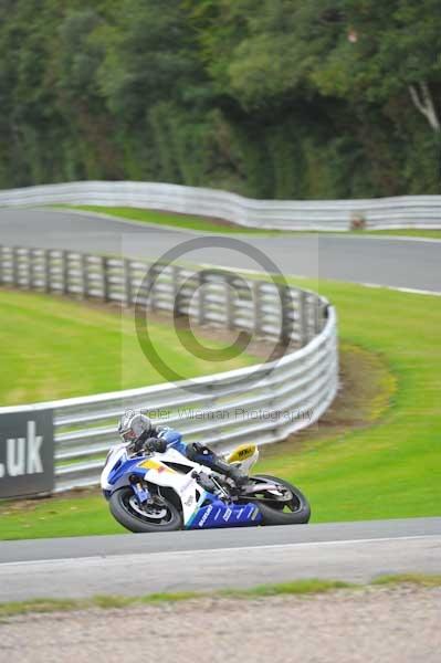 Motorcycle action photographs;Trackday digital images;event digital images;eventdigitalimages;no limits trackday;oulton park;oulton park circuit cheshire;oulton park photographs;peter wileman photography;trackday;trackday photos