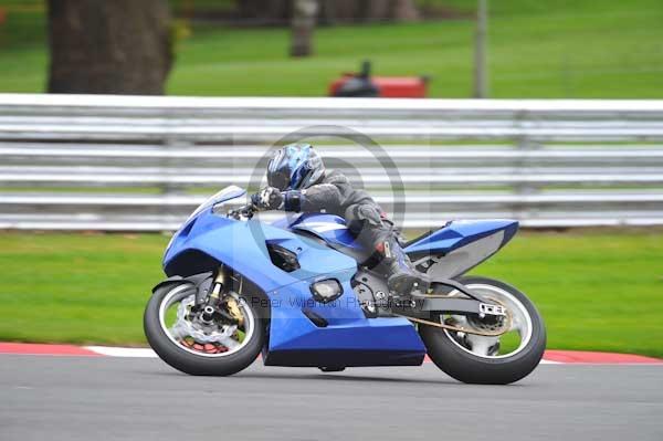 Motorcycle action photographs;Trackday digital images;event digital images;eventdigitalimages;no limits trackday;oulton park;oulton park circuit cheshire;oulton park photographs;peter wileman photography;trackday;trackday photos