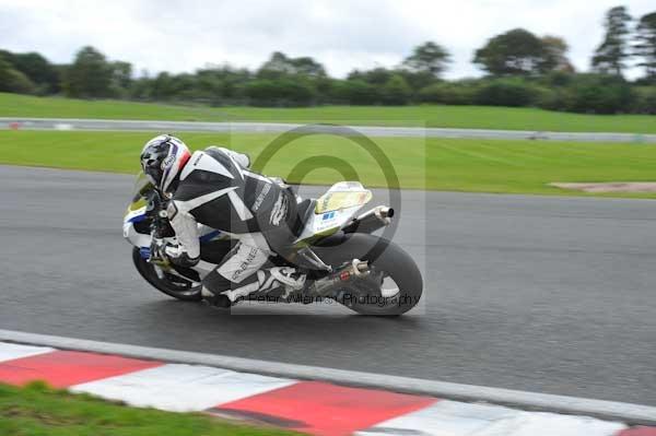 Motorcycle action photographs;Trackday digital images;event digital images;eventdigitalimages;no limits trackday;oulton park;oulton park circuit cheshire;oulton park photographs;peter wileman photography;trackday;trackday photos