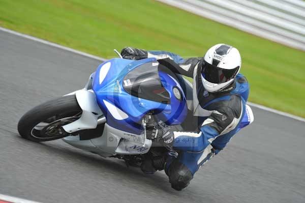 Motorcycle action photographs;Trackday digital images;event digital images;eventdigitalimages;no limits trackday;oulton park;oulton park circuit cheshire;oulton park photographs;peter wileman photography;trackday;trackday photos