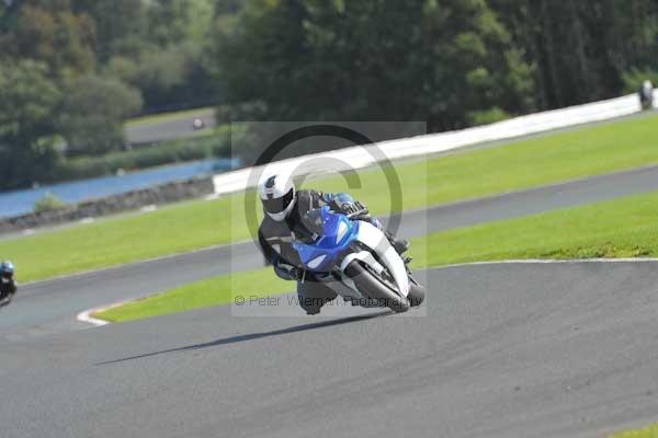 Motorcycle action photographs;Trackday digital images;event digital images;eventdigitalimages;no limits trackday;oulton park;oulton park circuit cheshire;oulton park photographs;peter wileman photography;trackday;trackday photos