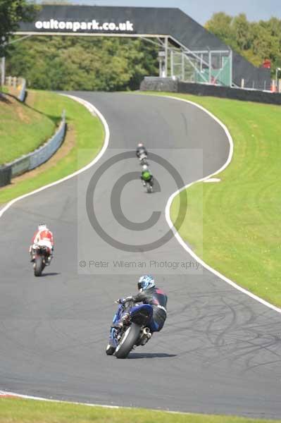 Motorcycle action photographs;Trackday digital images;event digital images;eventdigitalimages;no limits trackday;oulton park;oulton park circuit cheshire;oulton park photographs;peter wileman photography;trackday;trackday photos