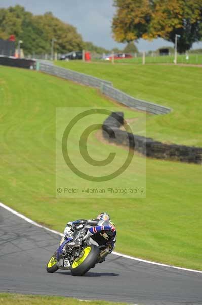 Motorcycle action photographs;Trackday digital images;event digital images;eventdigitalimages;no limits trackday;oulton park;oulton park circuit cheshire;oulton park photographs;peter wileman photography;trackday;trackday photos