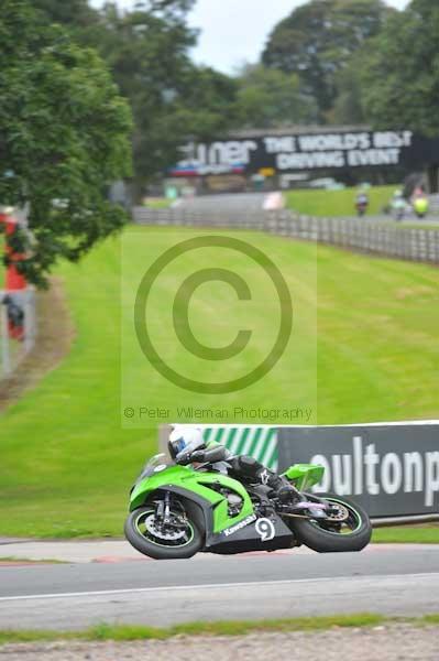 Motorcycle action photographs;Trackday digital images;event digital images;eventdigitalimages;no limits trackday;oulton park;oulton park circuit cheshire;oulton park photographs;peter wileman photography;trackday;trackday photos