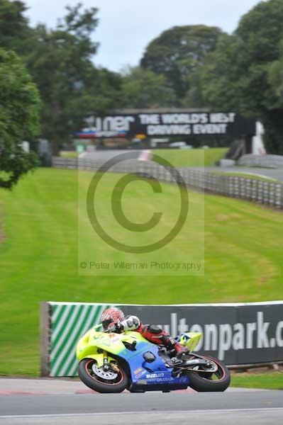 Motorcycle action photographs;Trackday digital images;event digital images;eventdigitalimages;no limits trackday;oulton park;oulton park circuit cheshire;oulton park photographs;peter wileman photography;trackday;trackday photos